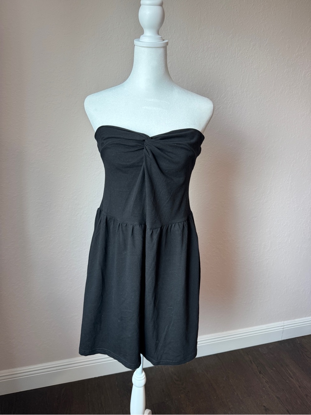 H&M Black Strapless Twist-Front Women’s Dress size 12